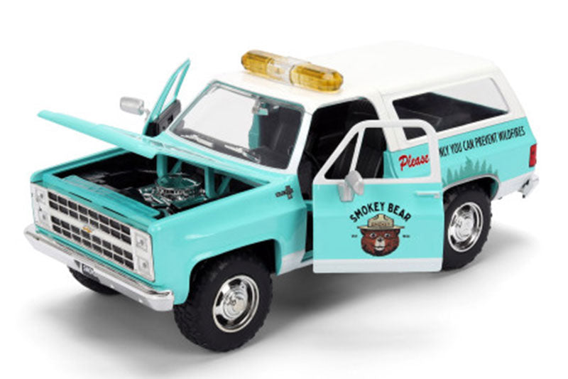 Jada 1:24 Chevrolet Blazer 1980 avec figurine Smokey Bear – Vert clair et blanc – Hollywood Rides – JD36294