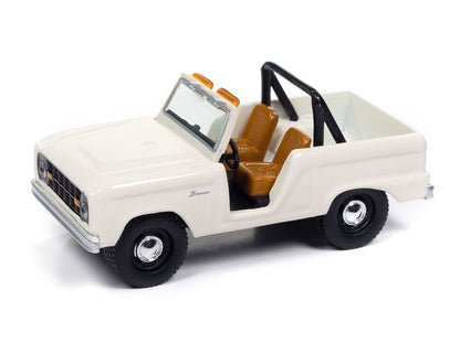 Johnny Lightning- 1967 Ford Bronco (Wimbledon White) JLSP392-A