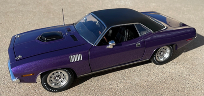 1971 PLYMOUTH HEMI CUDA, COUPE VINYL TOP, PLUM PURPLE  (Limitée à 96 unité-Limited to 96 units)