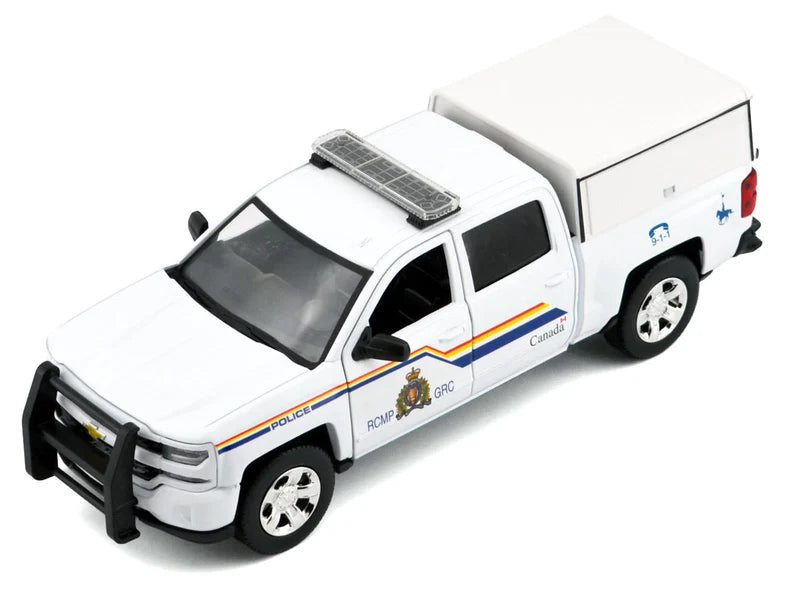 Motormax 1:27 2017 Chevrolet Silverado 1500 LT Z71 Crew Cab – RCMP with Camper Box 76648