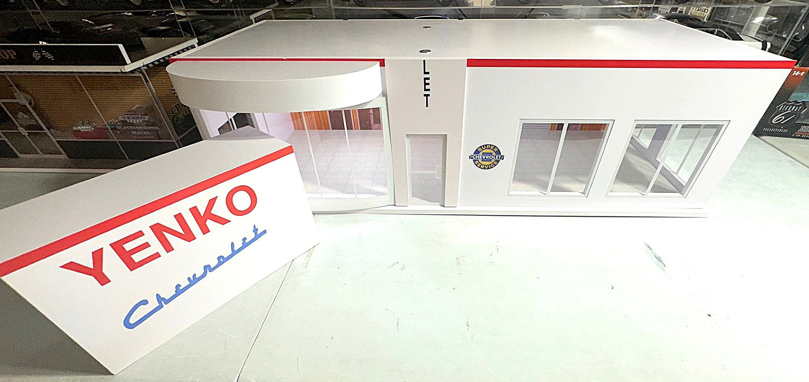 YCID-Yenko Sportscars Dealership Diorama 1:18