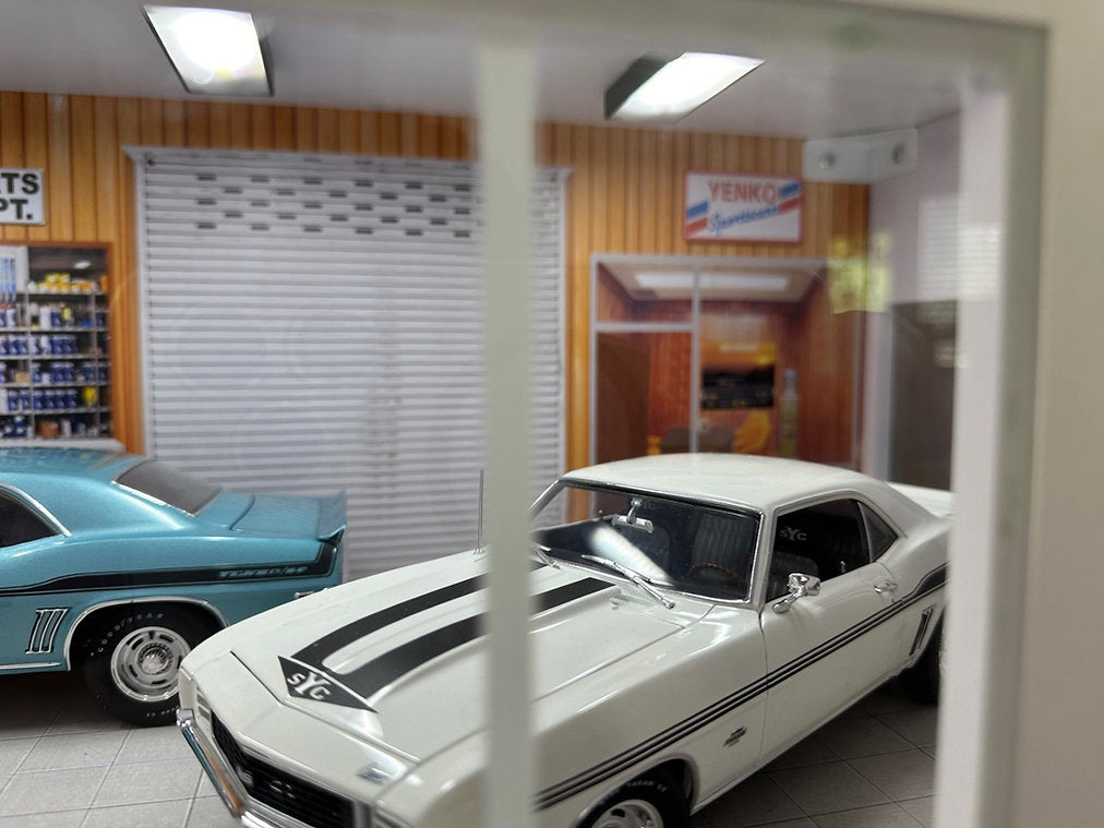 YCID-Yenko Sportscars Dealership Diorama 1:18
