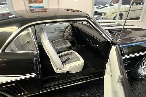 1969 Yenko Camaro, Black (Limitée à 199 unité-Limited to 199 units)