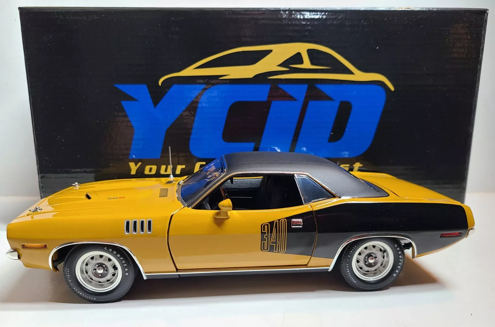 1971 Cuda 340 - Bahama Yellow w/Black Vinyl Top (Limitée à 96 unité-Limited to 96 units)
