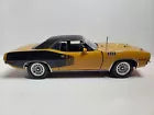 1971 Cuda 340 - Bahama Yellow w/Black Vinyl Top (Limitée à 96 unité-Limited to 96 units)