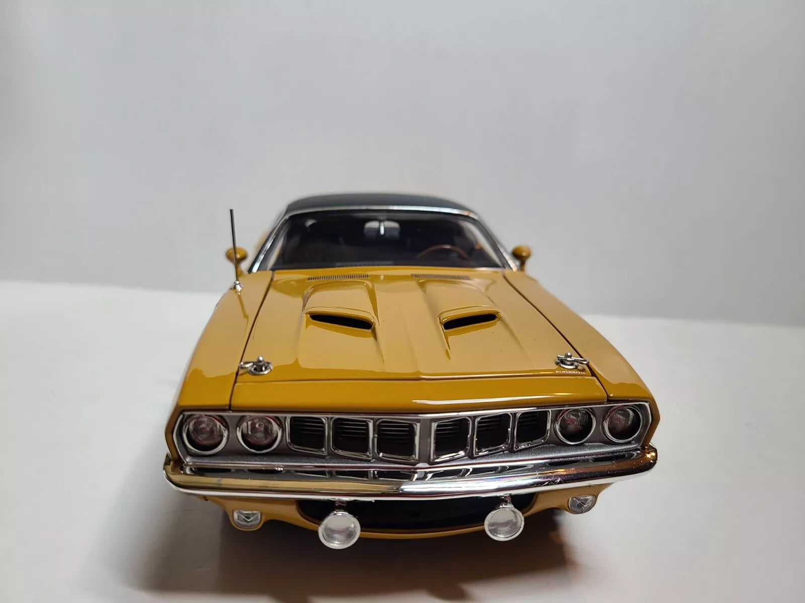 1971 Cuda 340 - Bahama Yellow w/Black Vinyl Top (Limitée à 96 unité-Limited to 96 units)