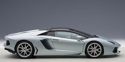 Lamborghini Aventador LP700-4 Roadster