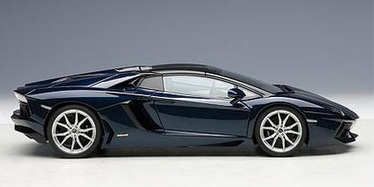 Lamborghini Aventador LP700-4 Roadster
