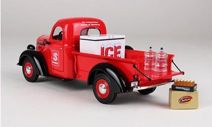 International D-2 Pickup with Custom Load "Speedway"