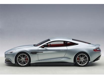 ASTON MARTIN VANQUISH 2015