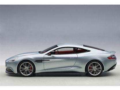 ASTON MARTIN VANQUISH 2015