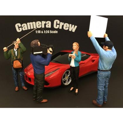 Camera Crew II - Crew holding reflector