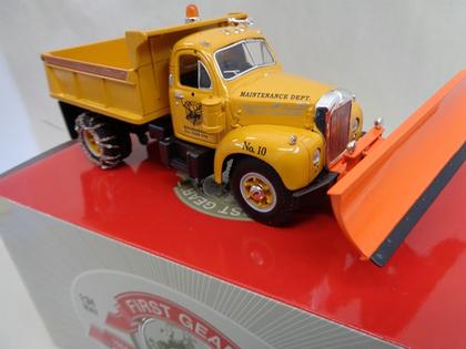 1960  B-MODEL MACK SHORT DUMP TRUCK WITH PLOW 