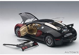 ミニカー AUTO ART BUGATTI EB 16.4 VEYRON AUTOart 1:18 Bugatti EB 16.4 Veyron (FrankFurt 2001) red