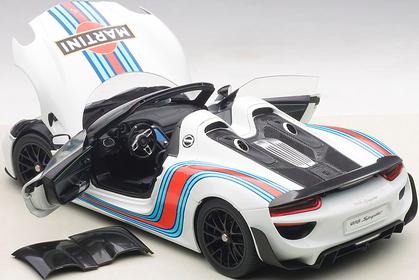 Porsche 918 Spyder "Weissach Package" (Martini) 
