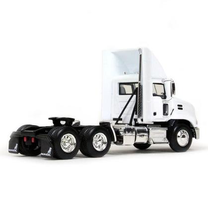 Mack Pinnacle Daycab Tractor