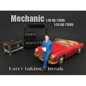 Figurine mécanicien "Larry taking break"