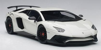 LAMBORGHINI AVENTADOR LP750-4 SV