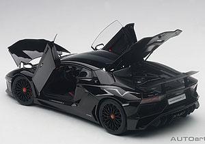 LAMBORGHINI AVENTADOR LP750-4 SV