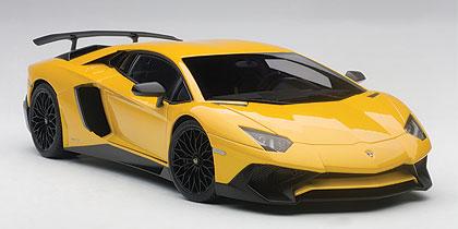 LAMBORGHINI AVENTADOR LP750-4 SV