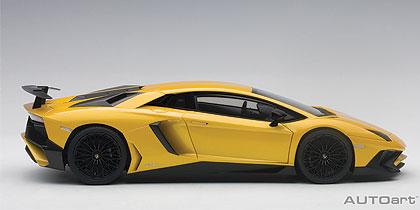 LAMBORGHINI AVENTADOR LP750-4 SV