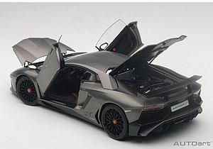 LAMBORGHINI AVENTADOR LP750-4 SV