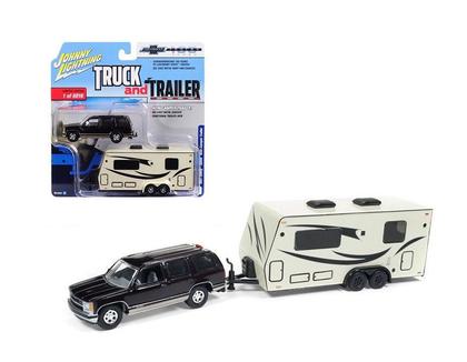 Johnny Lightning Truck &amp; Trailer - CHEVROLET TAHOE &amp; CAMPER