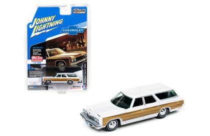 Chevrolet Caprice 1973 "Classic Gold - Johnny Lightning"