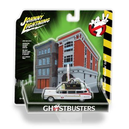 Ghostbusters Ecto-1 with Firehouse Diorama