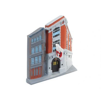 Ghostbusters Ecto-1 with Firehouse Diorama