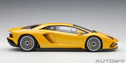 LAMBORGHINI AVENTADOR S
