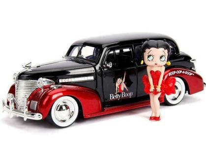 Chevrolet Master Deluxe 1939 with Betty Boop Figure – Nice Car