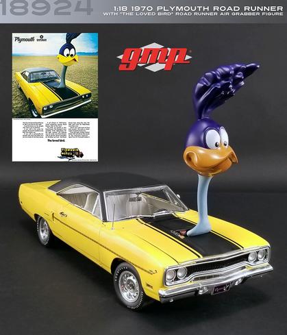 Plymouth Road Runner 1970 with "The Loved Bird" Road Runner Air Grabber Figure ***