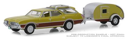 1971 Oldsmobile Vista Cruiser and Teardrop Trailer  Hitch and Tow Series 17