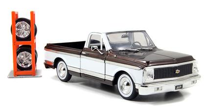 Chevrolet Cheyenne Pickup 1972 (with Extra Wheels)