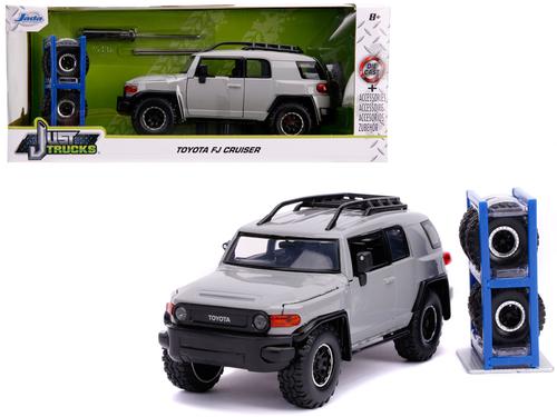 TOYOTA FJ CRUISER WITH EXTRA WHEELS