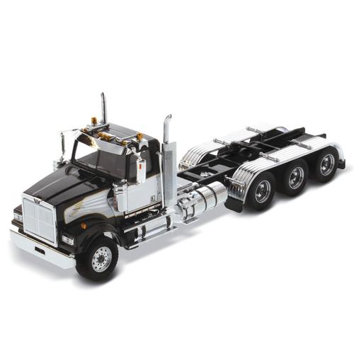 Western Star 4900 SF Day Cab Tridem Tractor