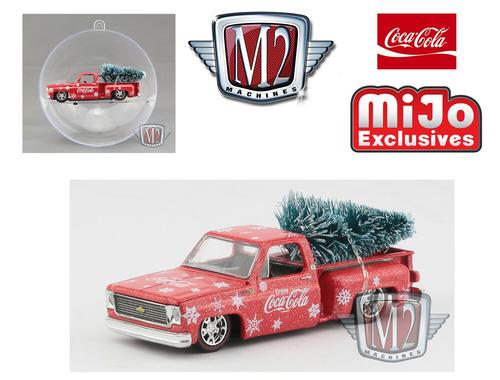 Chevrolet Fleetline 1974 Pickup &quot;Coca-Cola Ornament&quot; with tree