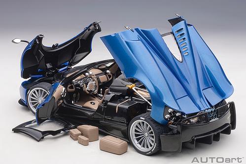 PAGANI HUAYRA ROADSTER