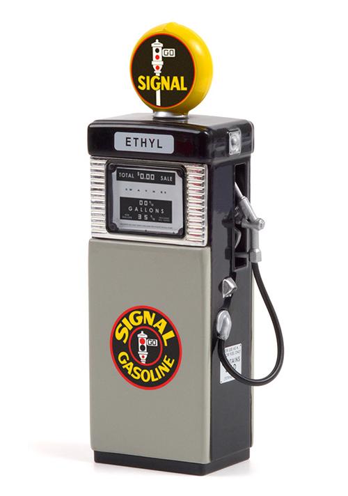 Signal Gasoline - 1951 Wayne 505 Gas Pump