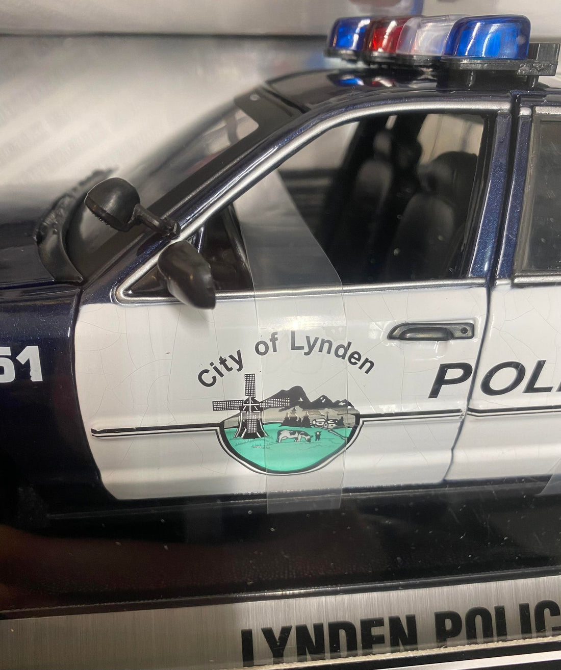 Ford Crown Victoria Lynden Police *Peinture porte craqué*