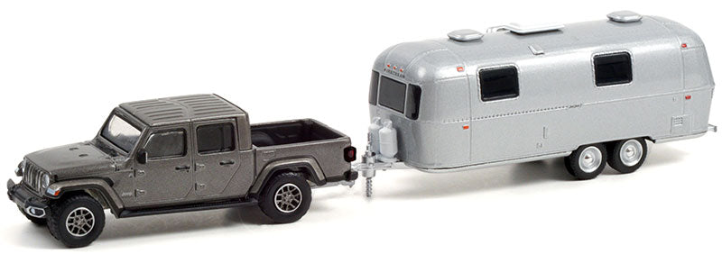 2020 Jeep Gladiator in Granite Crystal Metallic with Airstream - Hitch &amp; Tow Series 23