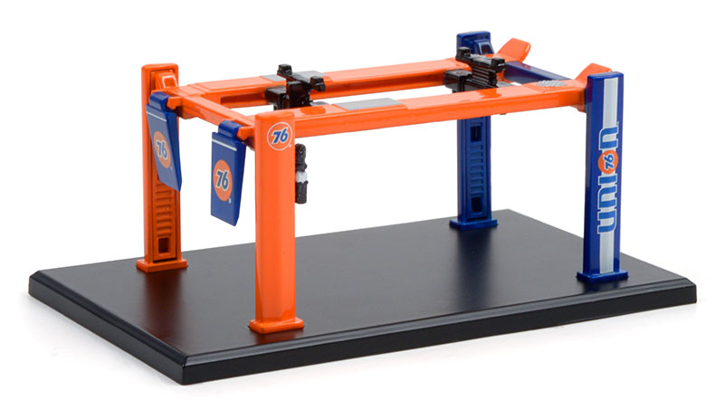 Union 76 - Four-Post Lift 1/64