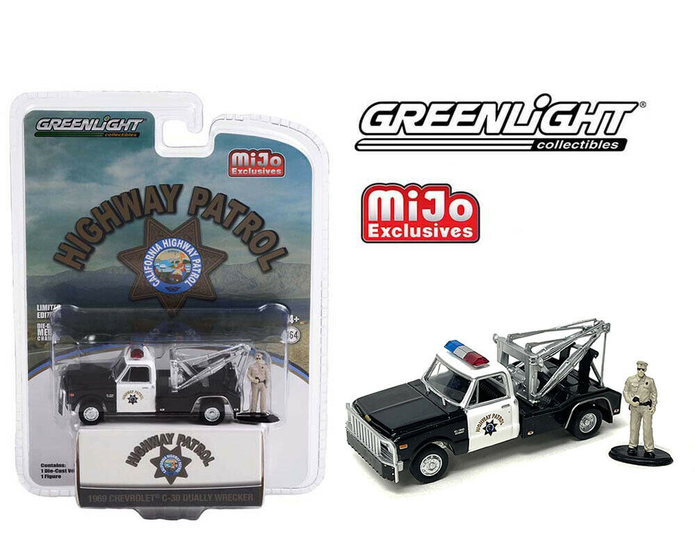 1969 CHEVROLET C30 DUALLY TOW TRUCK WRECKER CHP POLICE 1/64