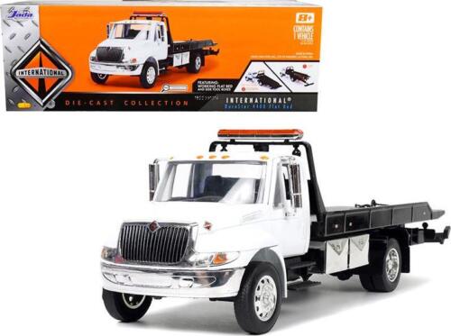 International DuraStar 4400 Flatbed Tow Truck