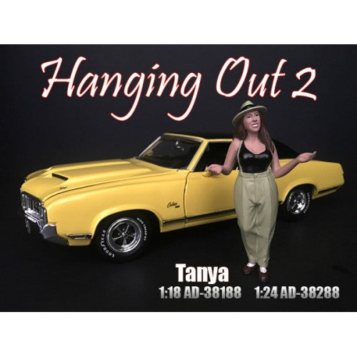 Figurine  Hanging Out 2 - Tanya