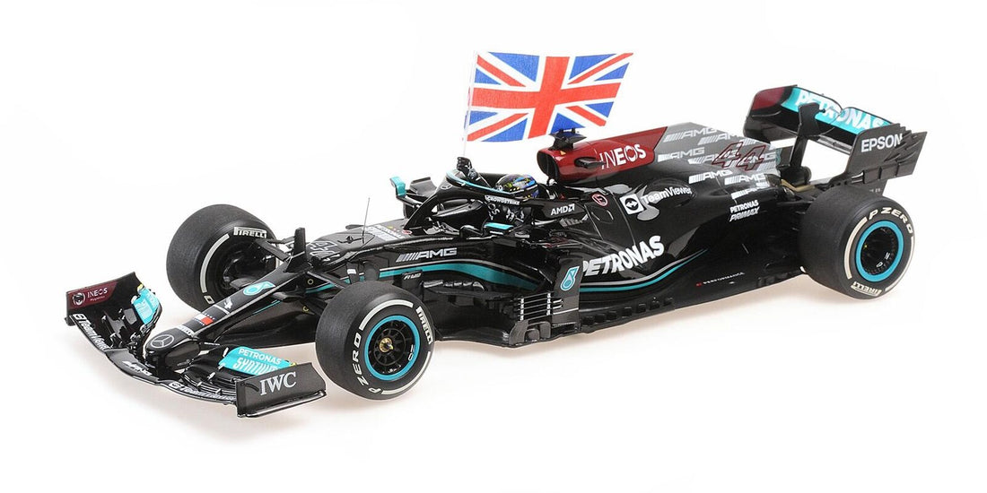 Mercedes Amg W12 Hamilton Win British F1 Gp 2021 with flag
