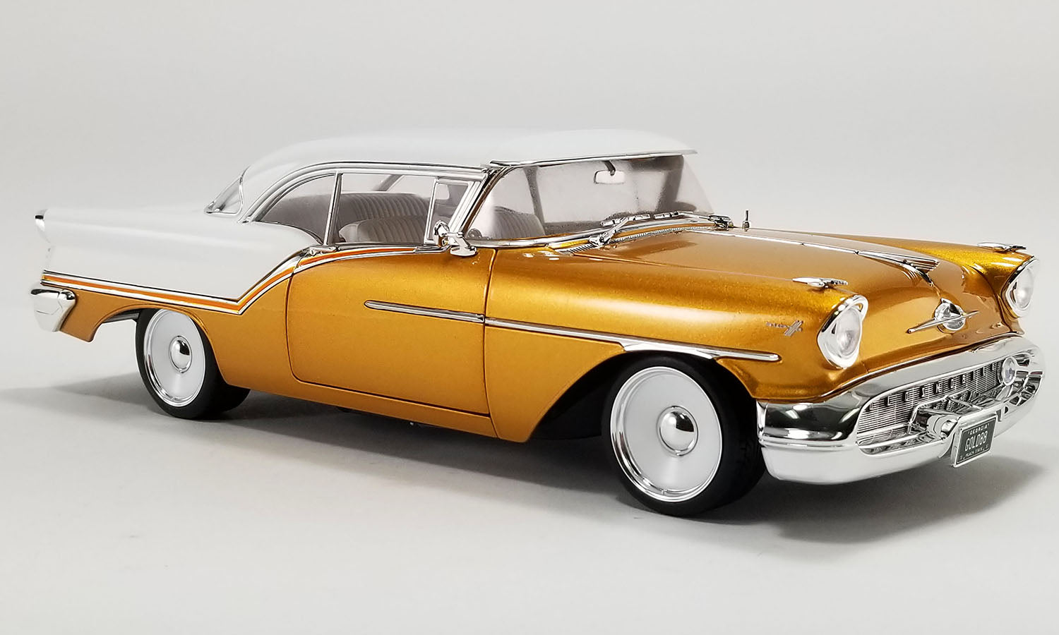 1957 OLDSMOBILE SUPER 88 "SOUTHERN KINGS CUSTOMS"