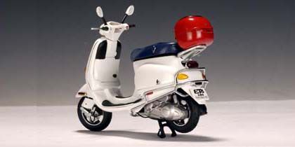 Vespa ET4 150 – Nice Car Collection