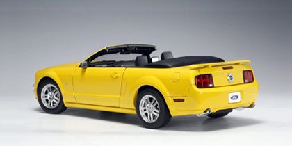 Ford Mustang GT Convertible 2006 * voir note